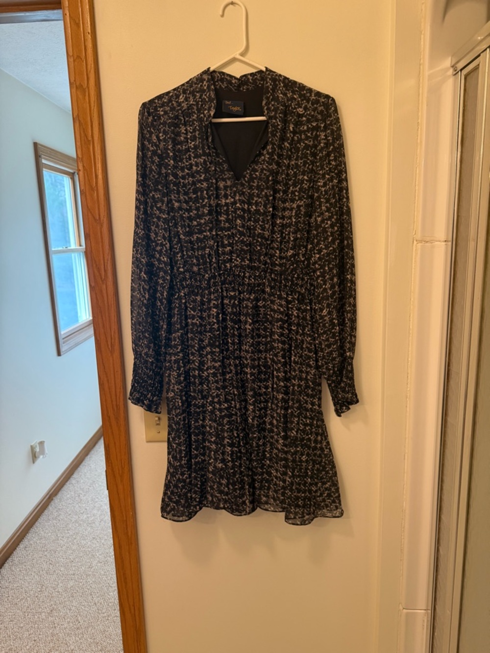 Taylor Black and White Long Sleeve V-Neck Dress